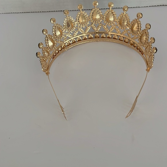 BIEMBI Hair Jewelry Crown Tiaras for Women - Picture 3 of 9